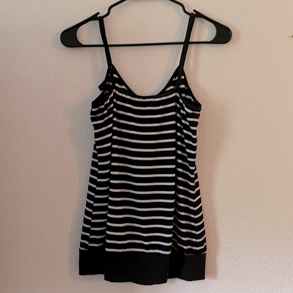 Maurice’s ruffle tank top - Picture 3 of 3